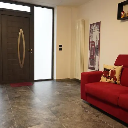 Grey House Casa